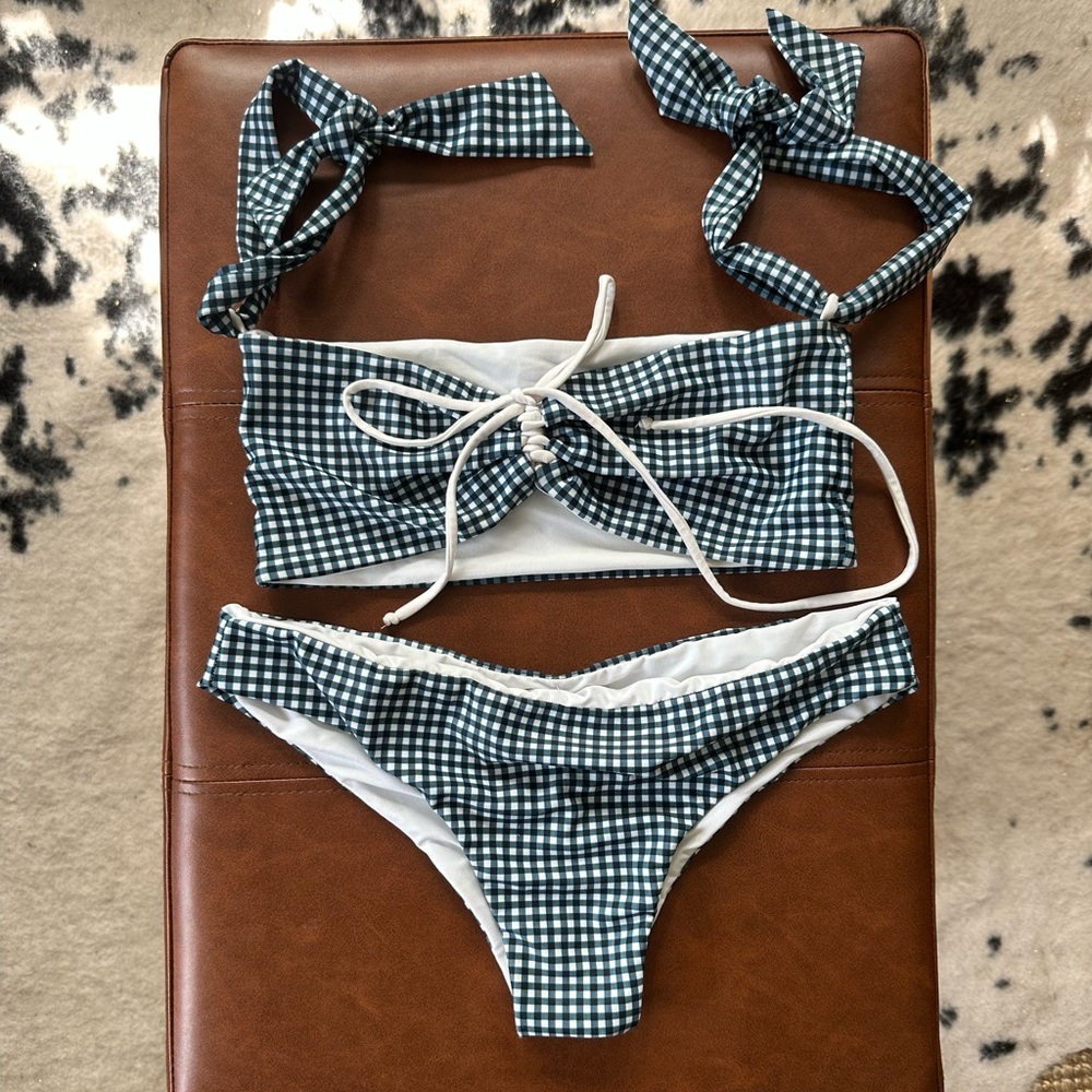 Gingham Bikini Set with removable straps 

Size S